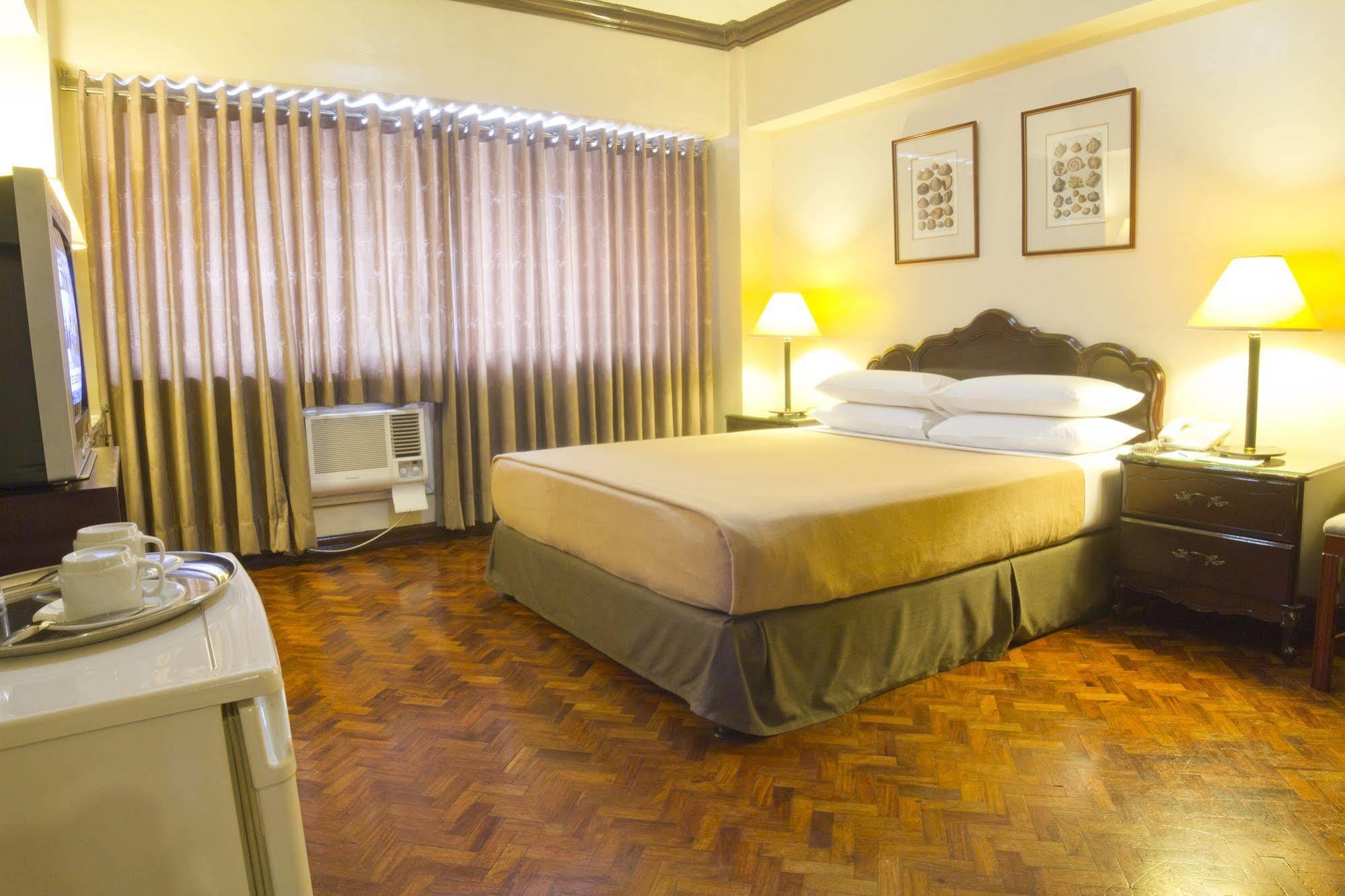 The Copa Businessman'S Hotel Makati City Exterior photo